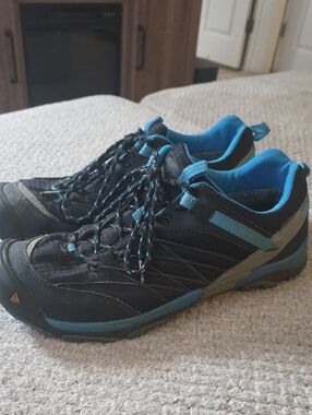 KEEN Mens Marshall Waterproof Hiking Shoe. Blue And Black Size 11